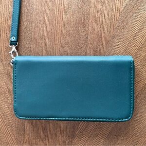 Thursday Boot Company Pine Women's Wristlet Wallet